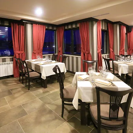 Royal Park & Хотел Банско