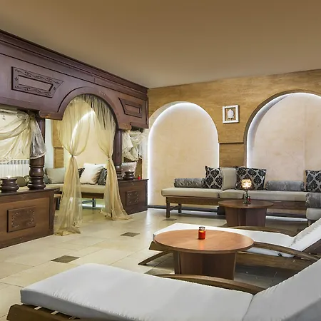 מלון Royal Park & 4*