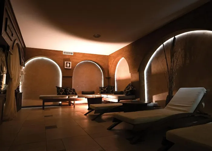 Royal Park By Astoria Collection