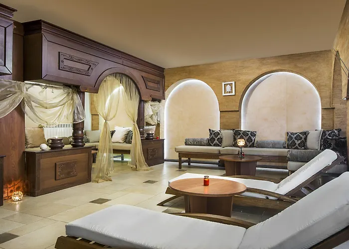 מלון Royal Park By Astoria Collection 4*