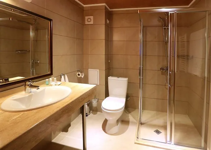 Royal Park By Astoria Collection בנסקו