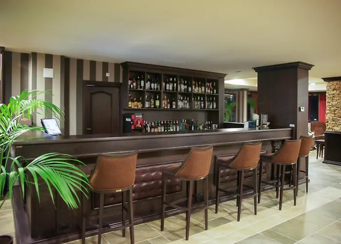 Royal Park By Astoria Collection